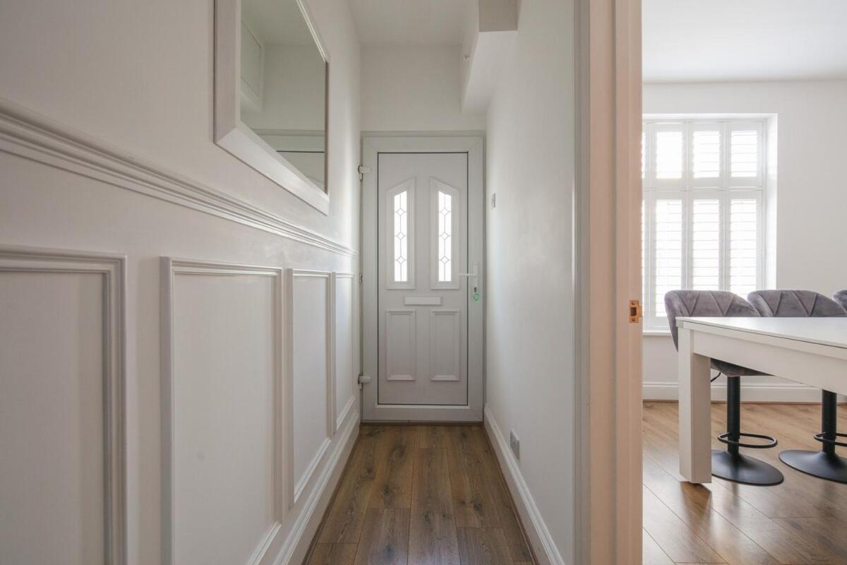 Spacious 3 Bedroom Home With Ps5 And Pool Table Near O2 Arena Canary Wharf And Elizabeth Line To Central ลอนดอน ภายนอก รูปภาพ